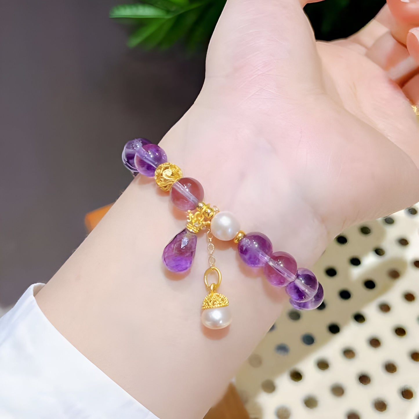 eaceful Amethyst Bracelet, a calming and soothing accessory crafted with the tranquil energy of amethyst. This bracelet features genuine amethyst beads, carefully strung together to create a serene and elegant piece perfect for daily wear.