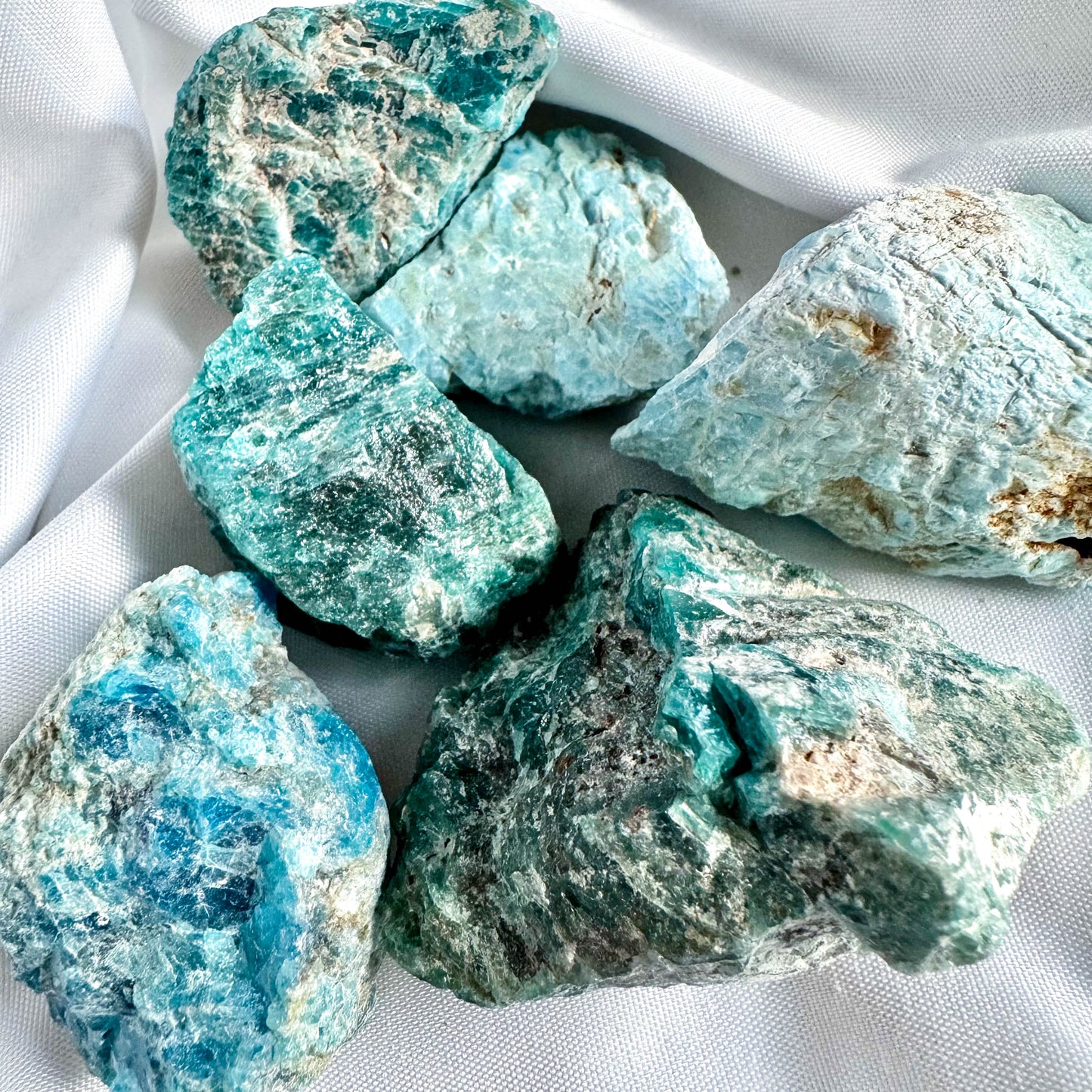 Apatite - Raw Crystal for Focus and Clarity - Crystal Qi