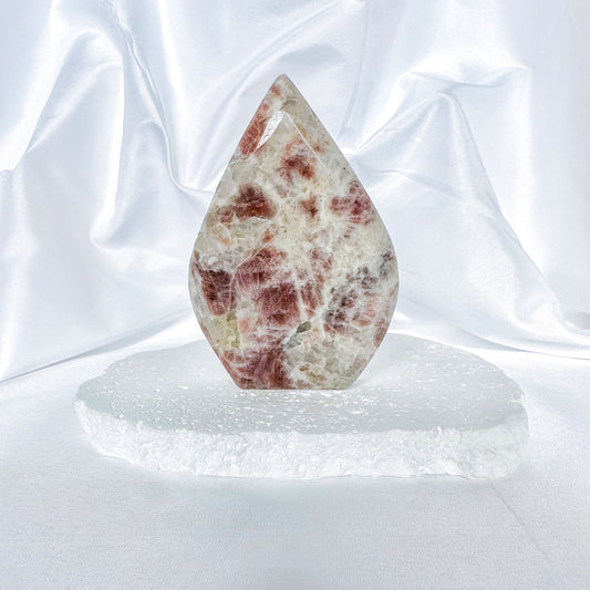 healing crystal gifts for her - Belomorite-Flame- The flame shape represents transformation, allowing Belomorite to channel its intuitive energy dynamically. Crystal Qi