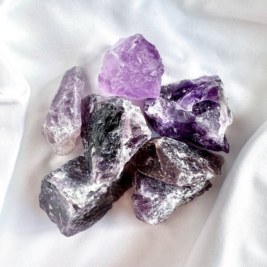 high-quality Amethyst - protective and healing properties - alleviates stress and anxiety - promoting spiritual growth and intuition