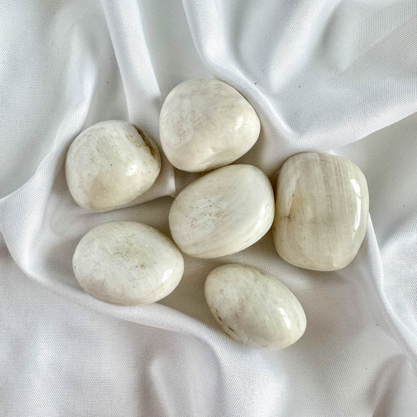 Moonstone is known for its calming and intuitive properties. It enhances emotional balance, intuition, and inner strength while soothing the mind and spirit.