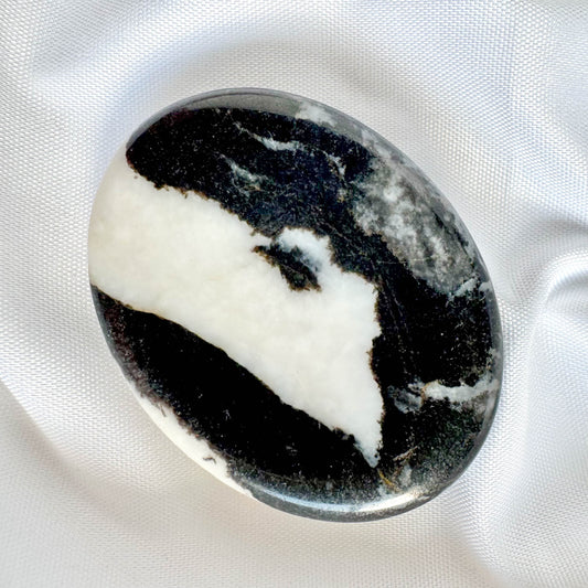 Zebra Jasper is known for its grounding and balancing properties. It promotes physical and emotional healing, encouraging optimism and compassion.