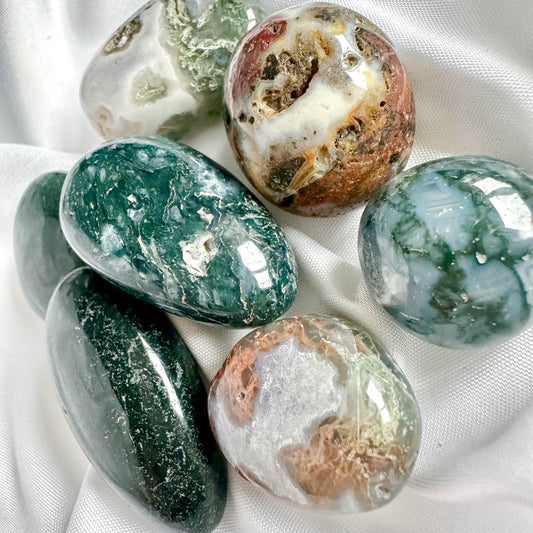 Moss Agate Meaning and Properties: Crystal Guide for Beginners