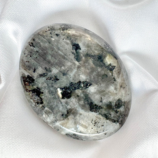 Larvikite enhances intuition and provides emotional stability. It aids in new beginnings and inner growth.