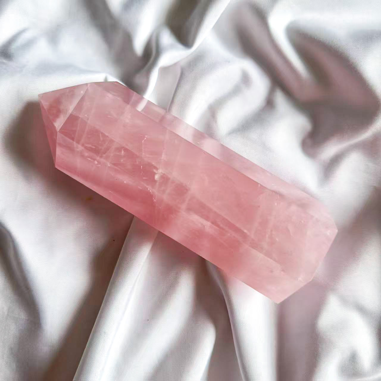 Rose Quartz Tower 633g - Crystal for love and emotion healing - Crystal Qi